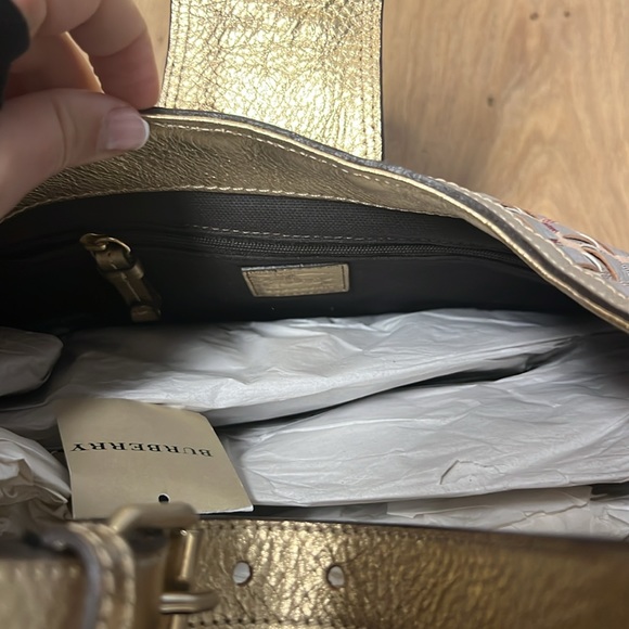New with tags Burberry shoulder bag - Picture 4 of 4